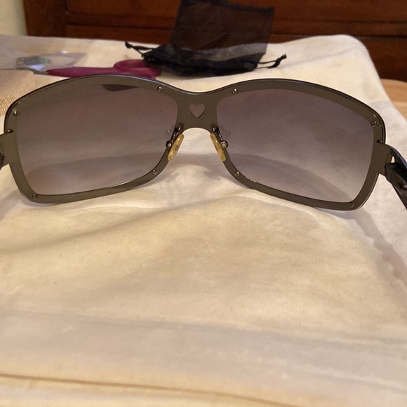 Moschino Black Sunglasses with Pearl & Crystal Sides - Picture 4 of 7